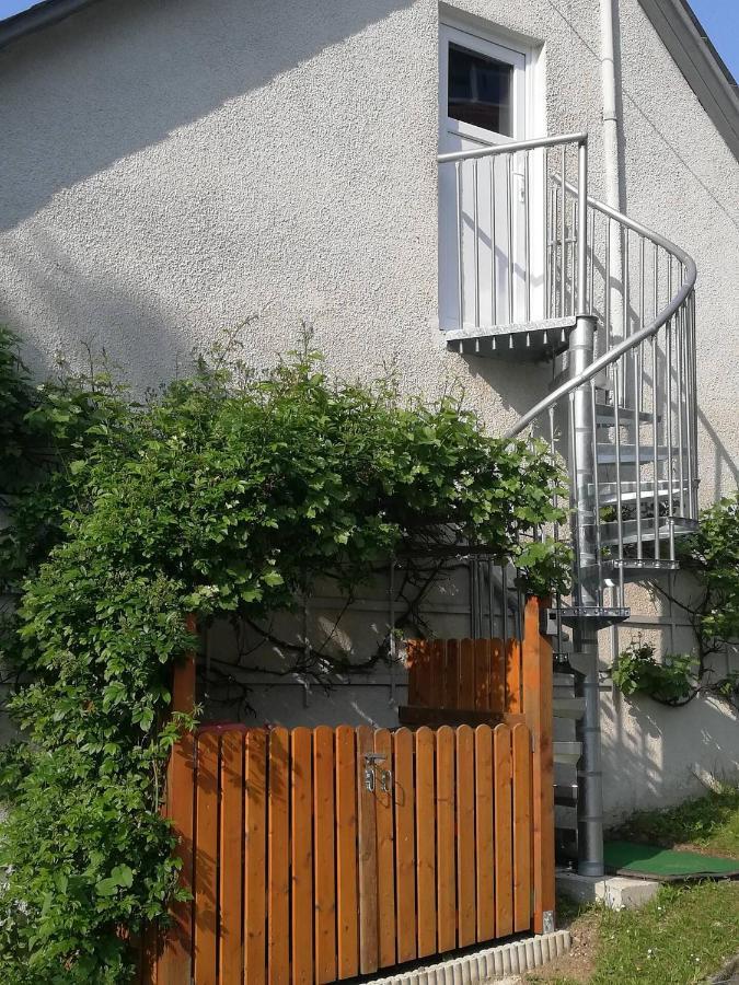 Retro Apartment Graz Luaran gambar